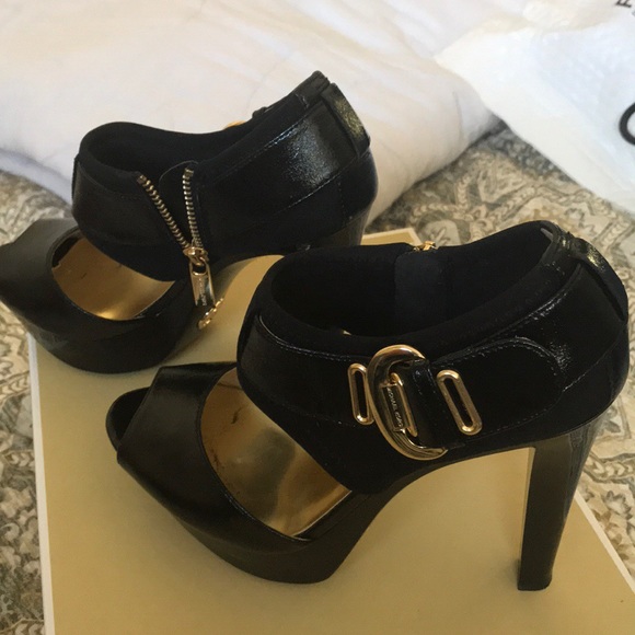 Michael Kors Morgen Platform, Black, size 7.5M - Picture 6 of 8